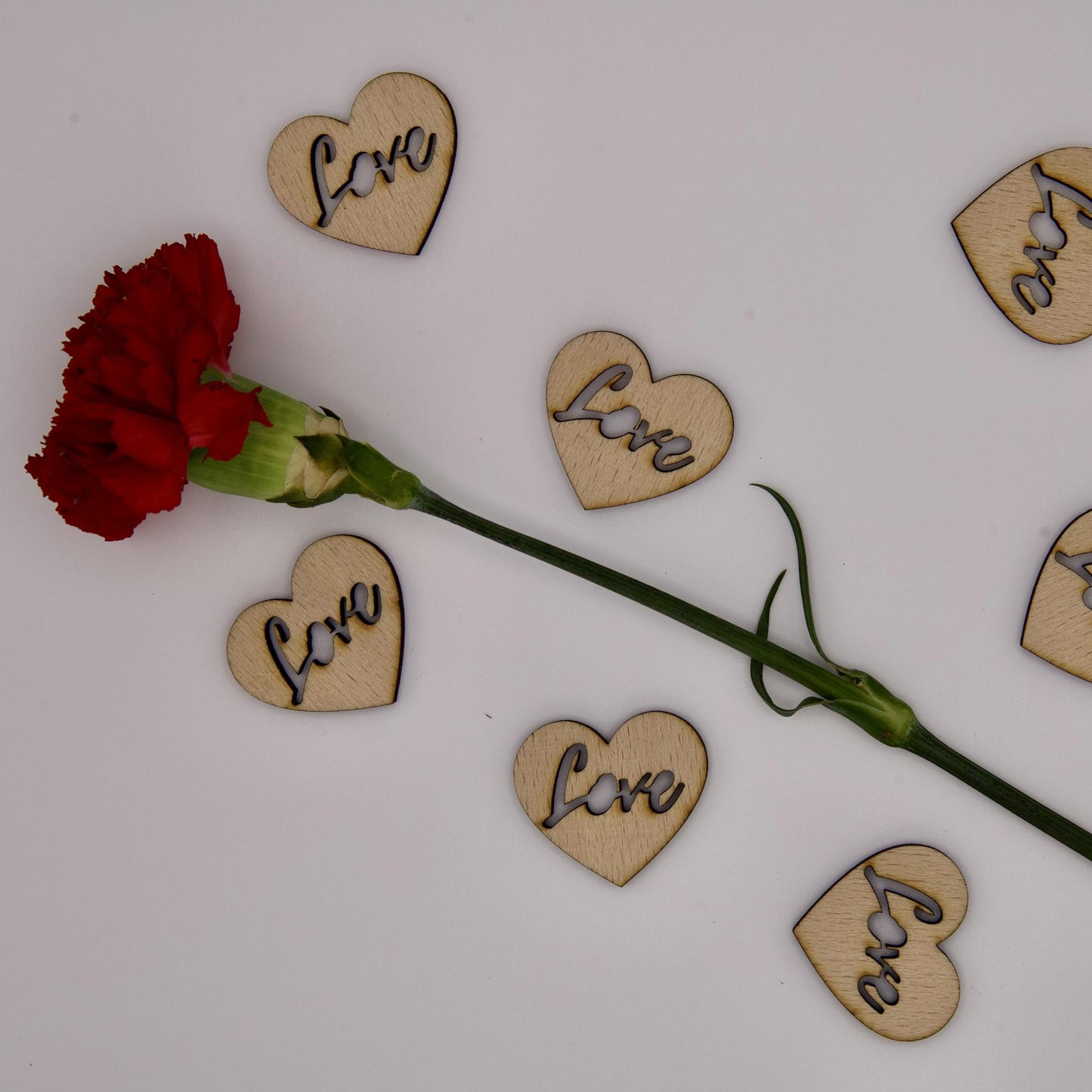 Tischkonfetti "Love" mit einer Rose