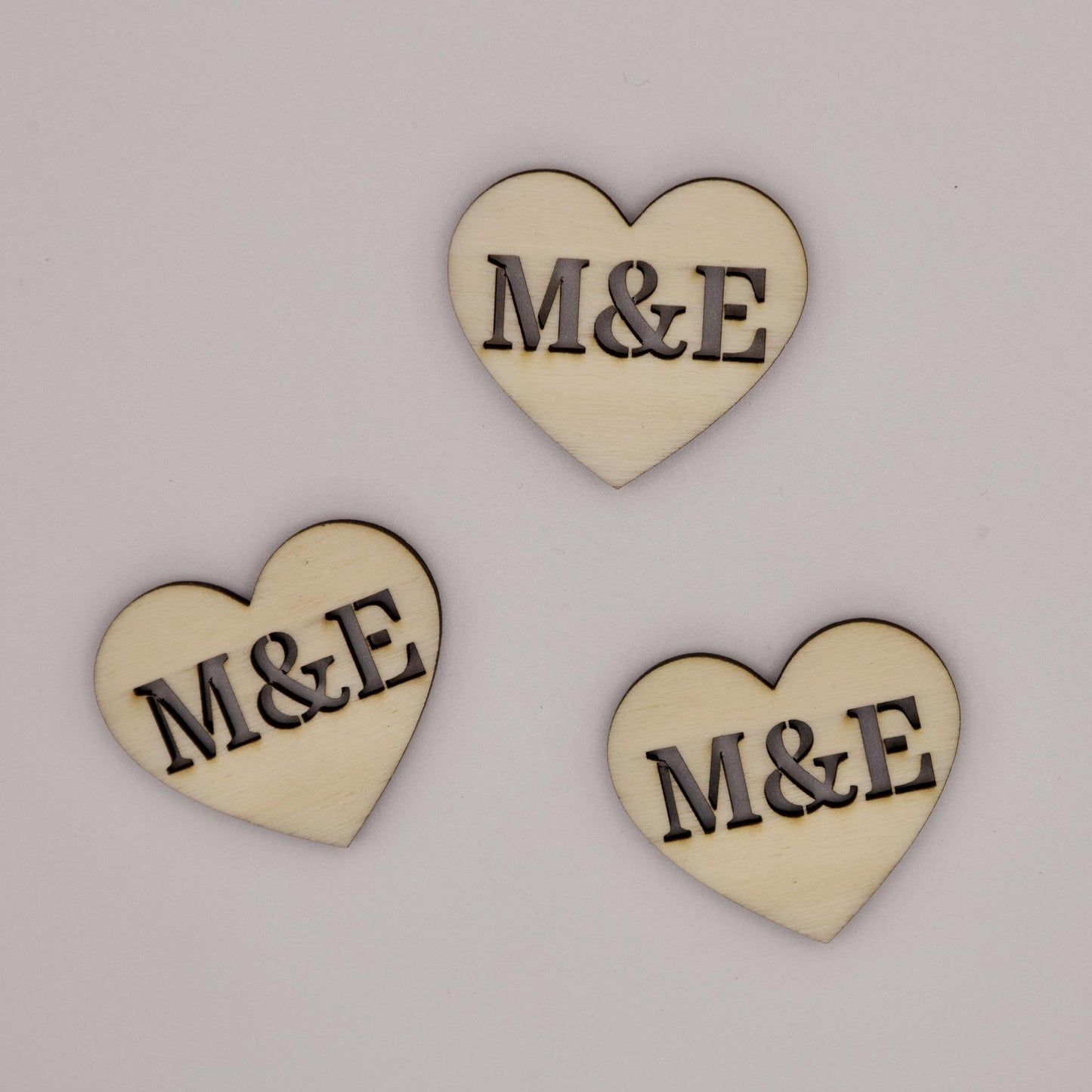 Tischkonfetti zur Hochzeit mit Initialen