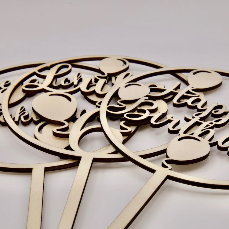 Cake Toppers als Geburtstagsdeko aus Holz