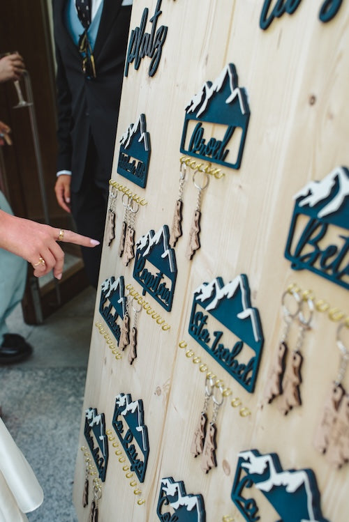 Seating Plan von einer Hochzeit aus Holz